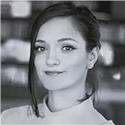 English-speaking teacher offering private photography and editing lessons to leverage your skills in Marignane/Marseille